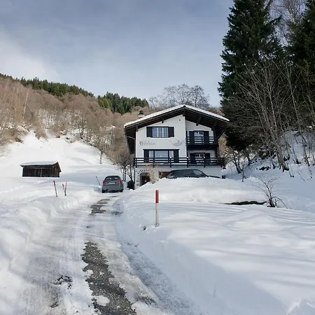 Chalet Luxury Chalet With Sauna, Hot Tub And Mountain View Close To Slopes Klosters