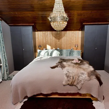 Chalet Luxury Chalet With Sauna, Hot Tub And Mountain View Close To Slopes