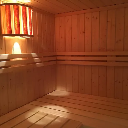 Luxury Chalet With Sauna, Hot Tub And Mountain View Close To Slopes Klosters